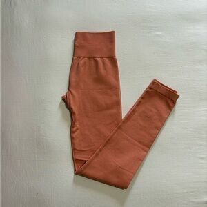 Women's Bo + Tee leggings